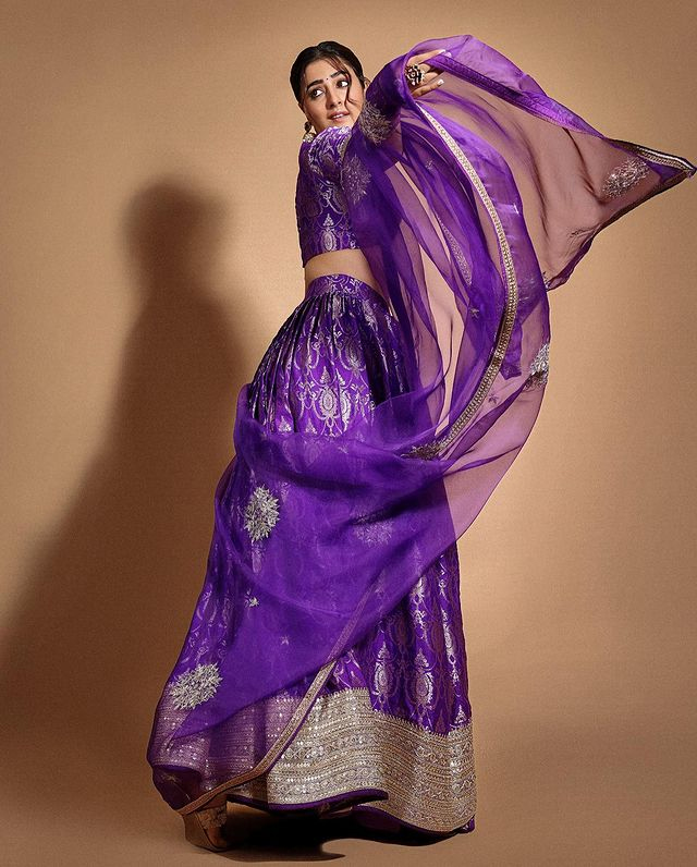 Nupur Sanons Sizzling Red Lehenga Looks Nupur Sanons Sizzling Red Lehenga Looks