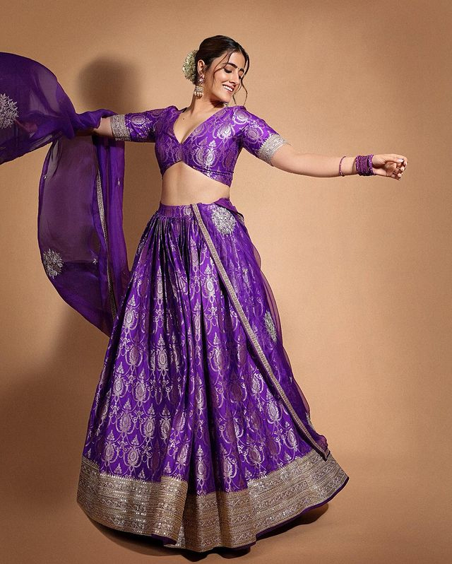 Nupur Sanons Sizzling Red Lehenga Looks Nupur Sanons Sizzling Red Lehenga Looks