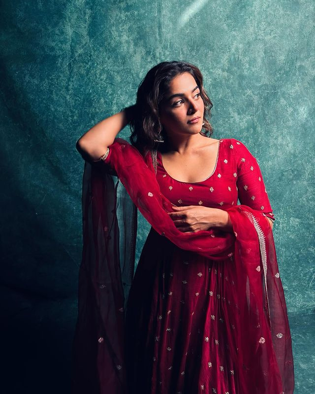 Wamiqa Gabbi Radiates Elegance in Traditional Red Anarkali Wamiqa Gabbi Radiates Elegance in Traditional Red Anarkali