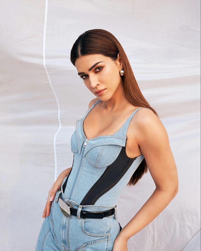 Kriti Sanons Fashion Elegance and Timeless Style Kriti Sanons Fashion Elegance and Timeless Style
