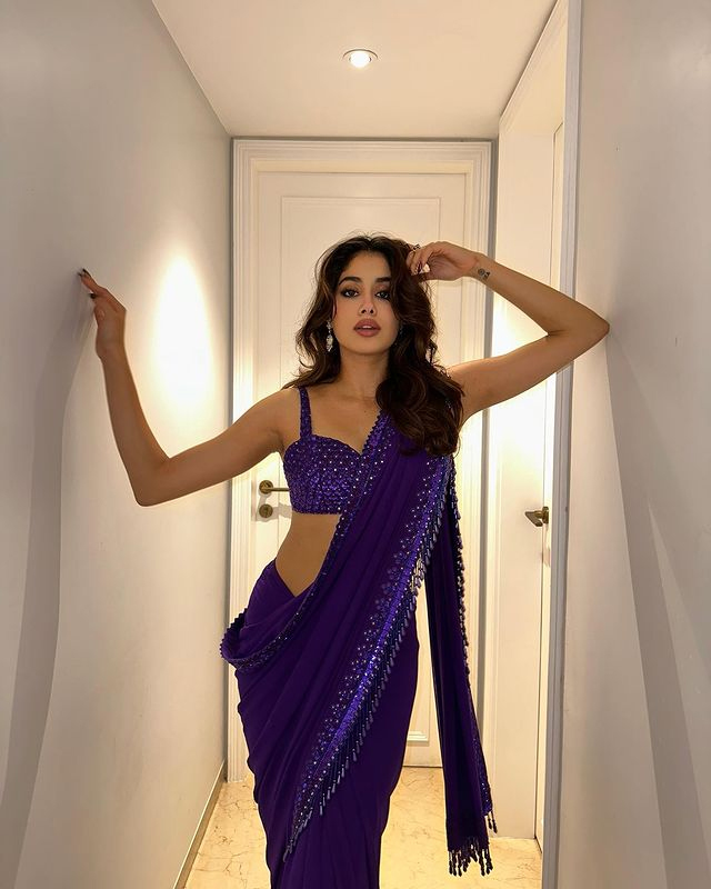 Jhanvi Kapoor Mesmerizes In Her Own Makeup