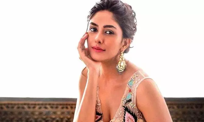 మృణాల్ ల‌క్ అనాలా? ట్యాలెంట్ అనాలా?