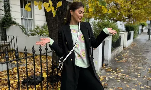 పండ‌గ ముందు ఆ ఫోజులేంటి పూజా?