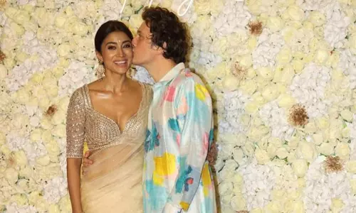 శ్రియ దివాలీ ట్రీట్..అదిరింది అమ్మ‌డు!