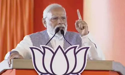 మోడీ ఎన్నిక‌ల డ్రామా మొద‌లైంది... ఓదార్పు మాట‌లే...!