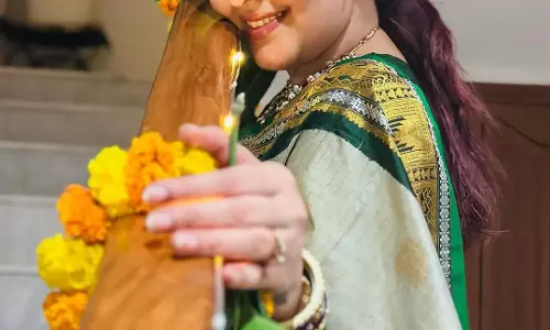 Festive Radiance: Anasuyas Diwali Saga Unfolds in Pictures