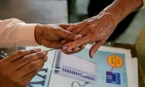 వాళ్ల ఓటు వారికే వేసుకోని ప్రముఖుల జాబితా పెద్దదే!