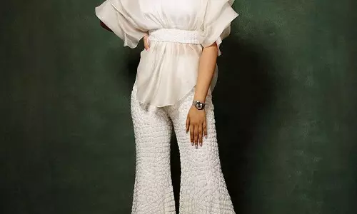 Nupur Sanon Raises Heartbeat in Frills and Curves