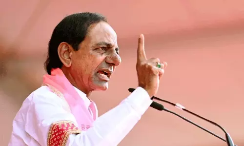 నోరు తెరిస్తే ఇవ్వలేదంటారు? ఇచ్చినోళ్లకు మనమేం చేశాం కేసీఆర్?