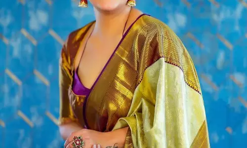 Anasuya Bharadwaj Elegance in Traditional Attire