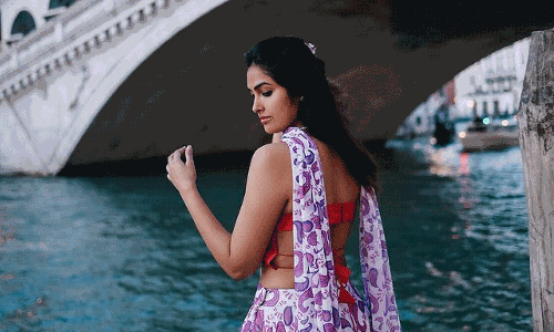 Divi Style Echoes Through Fashion Choices