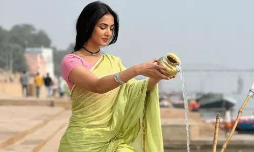 పిక్ టాక్ : మళ్లీ ఆ ఫోటోలతో షాక్ ఇచ్చిన బాలయ్య హీరోయిన్‌