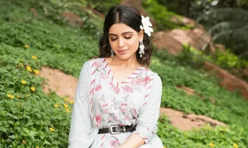 అందానికే అందం అనేలా.. సామ్ హొయలు