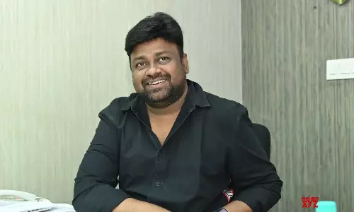 సినిమా రివ్యూలు.. బేబీ డైరెక్టర్ ప్రశ్నలు