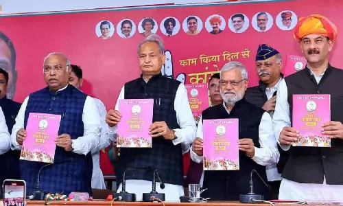 కిలో రూ. 2కి పేడ కొంటాం...  కాంగ్రెస్  గ్యారెంటీ హామీ!