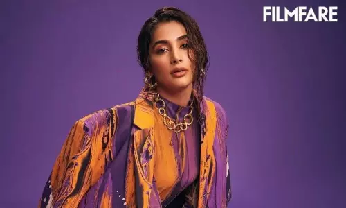 ఇంకా బుట్ట‌బొమ్మ పొడుగు కాళ్లపైనే ఫోక‌స్