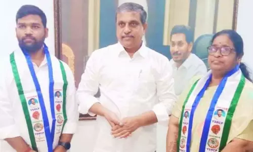 రుక్మిణి కోసం 32మందిని  గెంటేశారు...  పవన్  పై పద్మావతి ఫైర్!