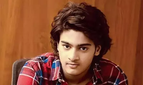 మహేష్ మేనల్లుడు.. లుక్కుతో మామను గుర్తుచేసేలా