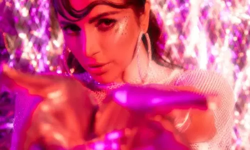 Shama Sikander Sets Temperatures Soaring