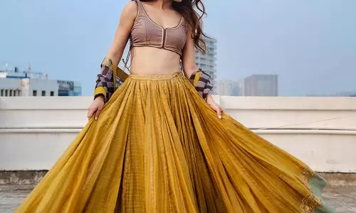 Fatima Sana Shaikh Adorable Saree Looks