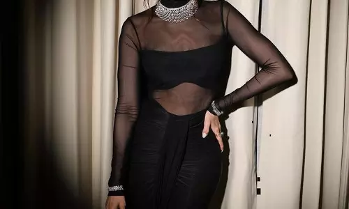 Karishma Tanna Mesmerizing Photo Shoot