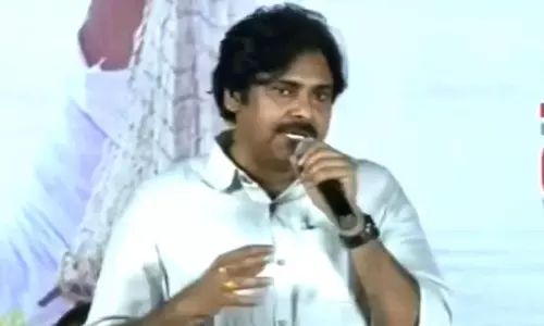 వైసీపీ మీద మరో మారు హాట్ కామెంట్స్ చేసిన పవన్