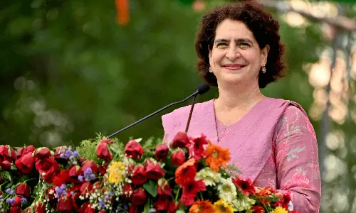 అమరావతికి ప్రియాంకాగాంధీ...గేర్ మార్చిన కాంగ్రెస్...!