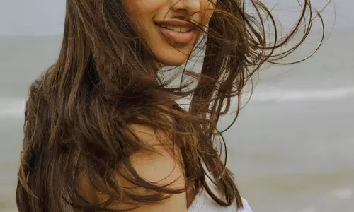 Meenakshi Chaudharys Glamorous Display of Elegance