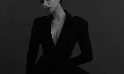 Khushi Kapoor Vogue Show Look Redefines Modern Glamour