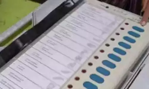 రోడ్డు కోసం ఒక‌రు.. డ‌బ్బు కోసం ఇంకొక‌రు.. తెలంగాణ పోలింగ్ సిత్రాలు