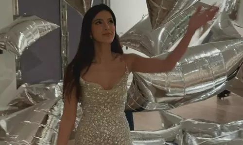 డెబ్యూ నటి వెండి ధగధగలు డెబ్యూ నటి వెండి ధగధగలు