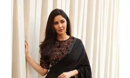 న‌ల్ల కోక‌లో ఏంజెల్లా ప్ర‌త్య‌క్ష‌మైన క‌త్రిన‌