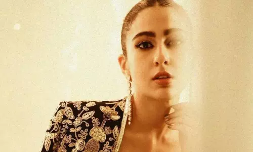 బంగారు చోళీలో సారా అందాల వ‌డ్డ‌న‌