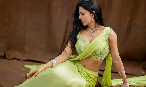 Daksha Nagarkars Spellbinding Green Saree Avatar