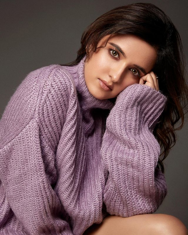 Shirley Setia Embraces Winter Style with Confidence Shirley Setia Embraces Winter Style with