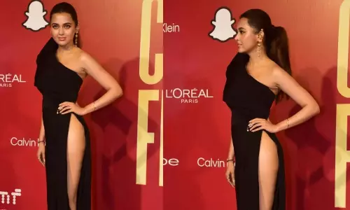 వీడియో: బిగ్ బాస్ బ్యూటీ థై థండ‌ర్ షోస్‌