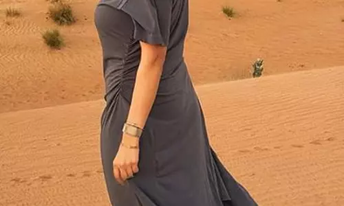 ఎడారిలో ఒంట‌రిగా సానియా ఏం చేస్తోంది?