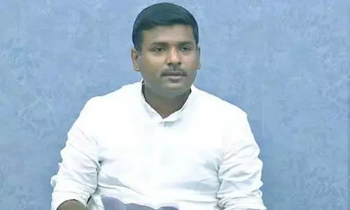 నీ అత్తారింటికి దారేది పవన్: ఏపీ మంత్రి ఇంట్రస్టింగ్ కామెంట్స్ నీ అత్తారింటికి దారేది పవన్: ఏపీ మంత్రి ఇంట్రస్టింగ్ కామెంట్స్