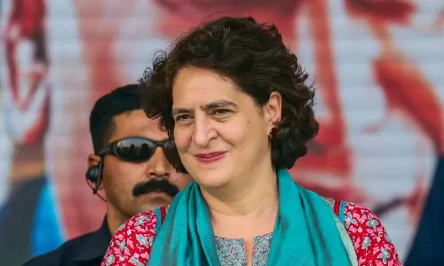 ప్రియాంకాగాంధీకి పోటీగా కవిత... ఈటెల రాజేందర్...? ప్రియాంకాగాంధీకి పోటీగా కవిత... ఈటెల రాజేందర్...?