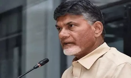 సీఎం నేనే అంటున్న చంద్రబాబు...పవన్ వింటున్నారా...?