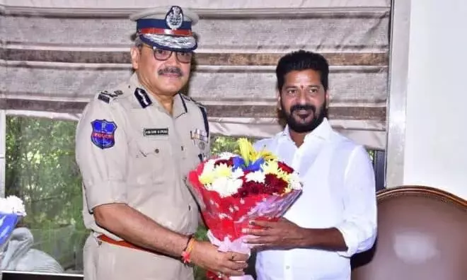 తెలంగాణలో కీలక పరిణామం... ఐపీఎస్  అంజనీకుమార్  పై సస్పెన్షన్  ఎత్తివేత!