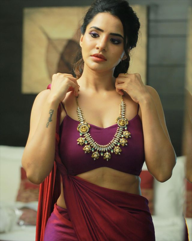 Ashu Reddys Ignites Fashion Fever! Ashu Reddys Ignites Fashion Fever!