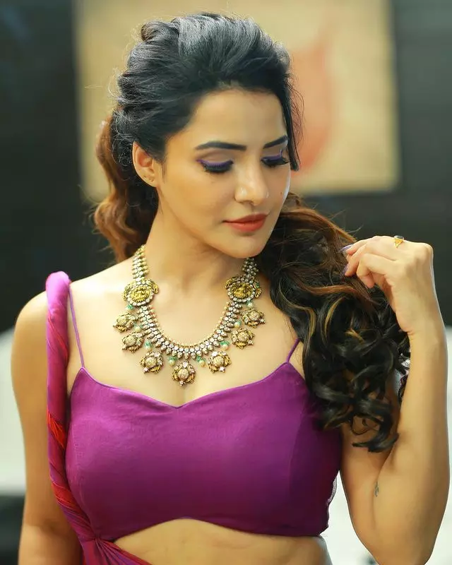 Ashu Reddys Ignites Fashion Fever! Ashu Reddys Ignites Fashion Fever!