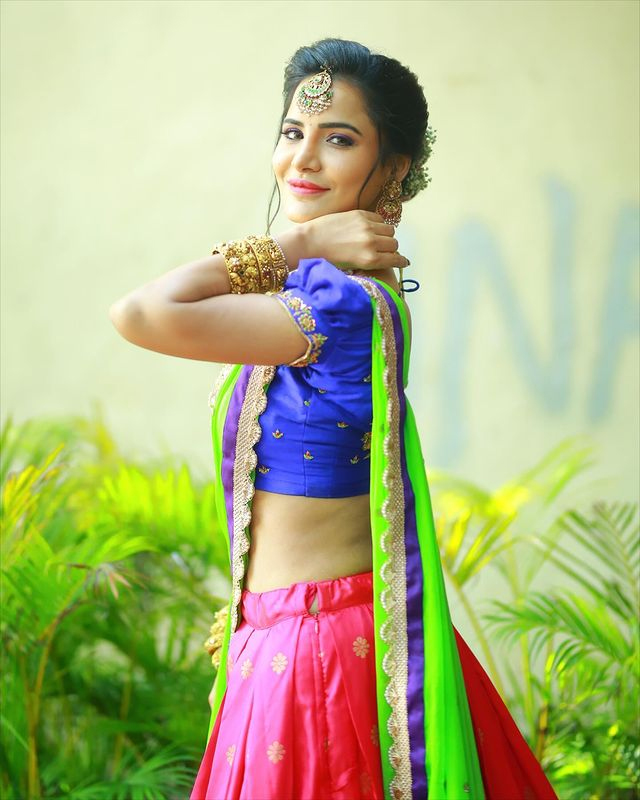 Ashu Reddys Ignites Fashion Fever!