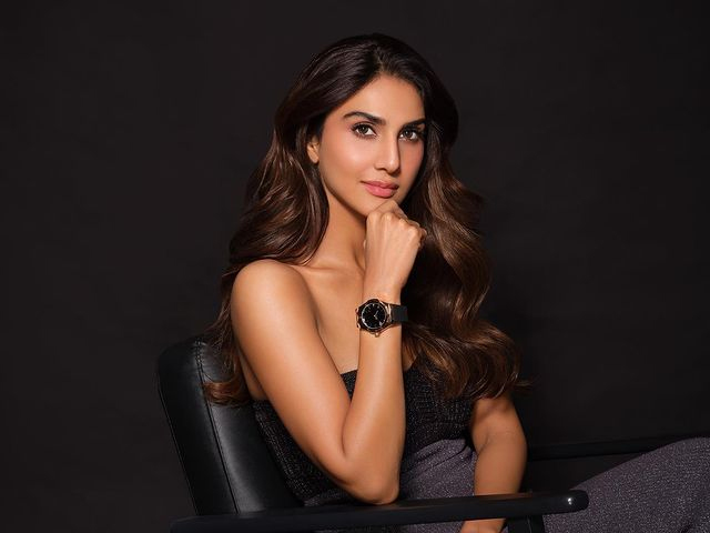 Vaani Kapoor Radiates Elegance in a White Maxi Vaani Kapoor Radiates Elegance in a White Maxi