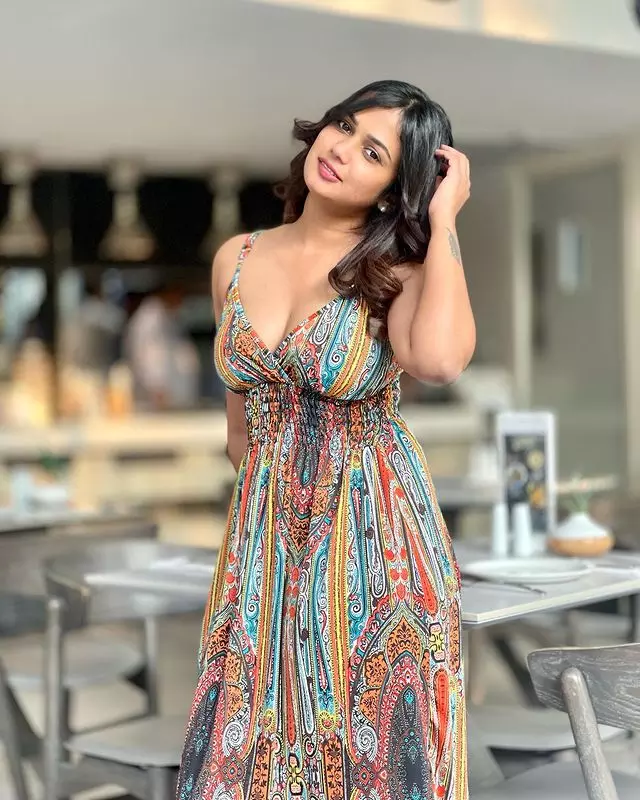 Aryana Glori Rocks the Internet with Vibrant Mini Dress