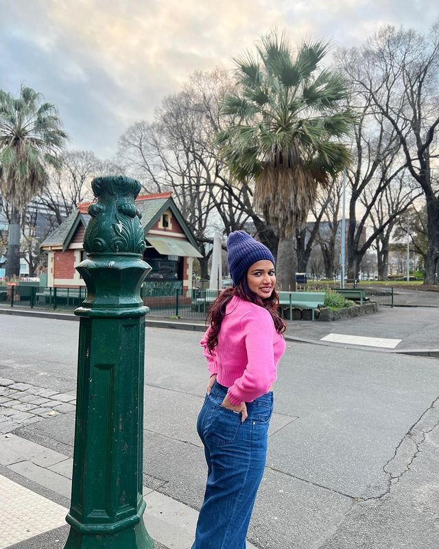 Aryana Glori Rocks the Internet with Vibrant Mini Dress