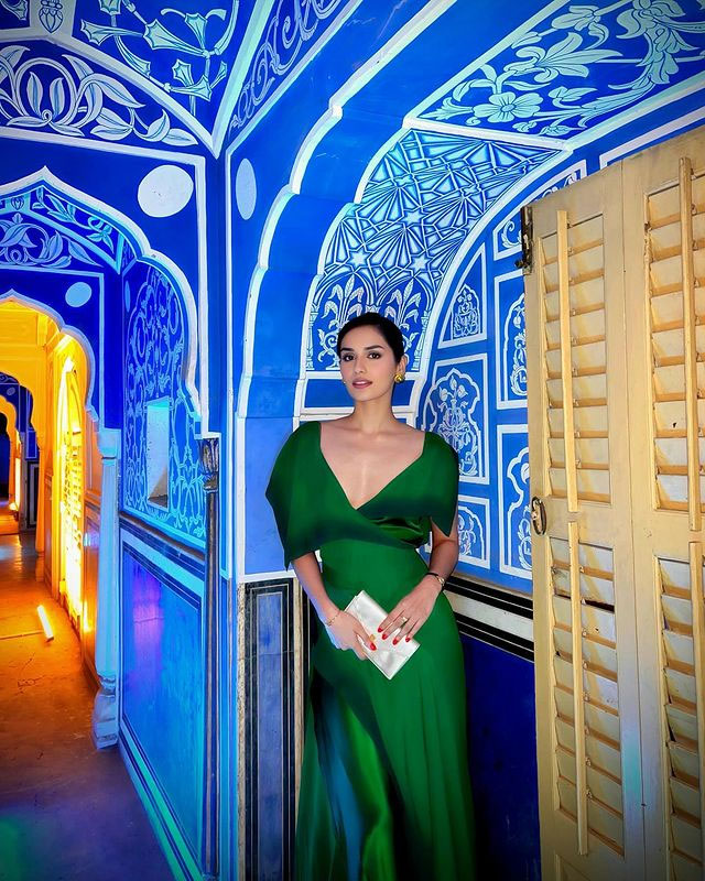 Manushi Chillar Stunning Bikini Photos Manushi Chillar Stunning Bikini Photos