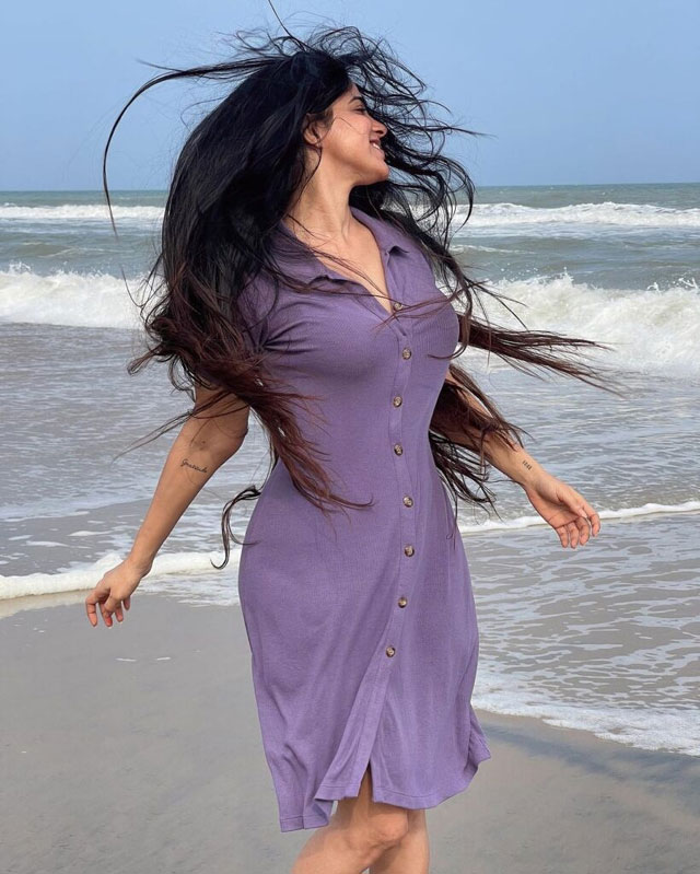 Divya Bharathi Beach Photos Delight Fans