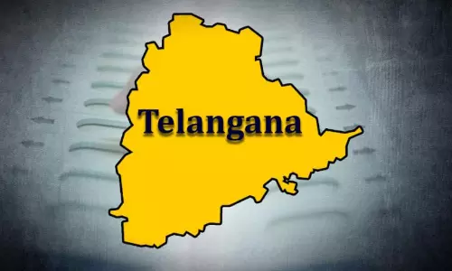 గడీల బద్దలు నినాదం ఒకరిది.. ఆచరణ మరొకరిది